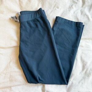 Figs Livingston Scrub Pants in Dark Harbor Size Small